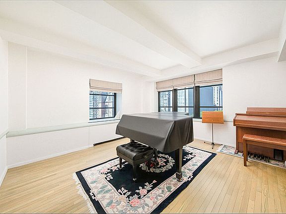 2nd image of 43 W 61st St APT 10E