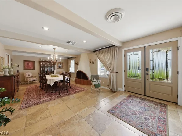 221 Rosemary Ln, Las Vegas, NV 89107