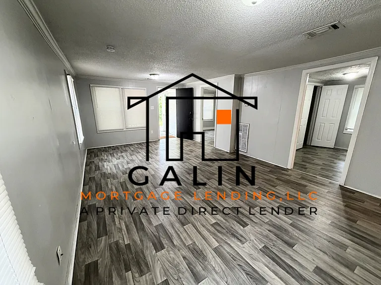 2203 Clars Ave — Photo 3