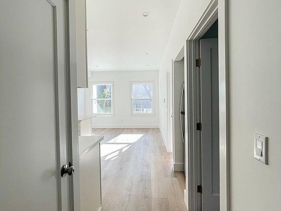 5th image of 3337 Steiner St #2