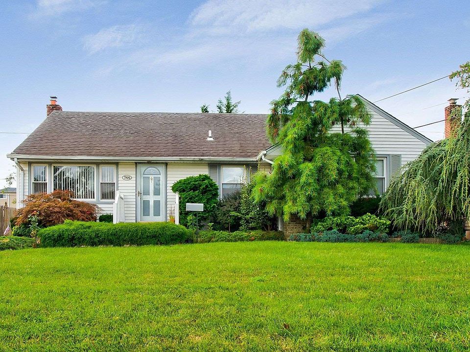744 Woodside Drive, Wantagh, NY 11793 Zillow