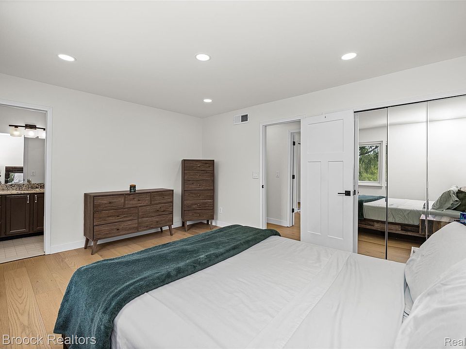 2000 Matthew St, photo 27