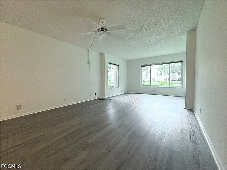 2264 Winkler Ave #107 — Photo 7