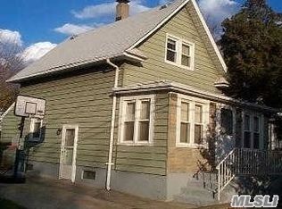 31 Spring Gdns, Valley Stream, NY 11580