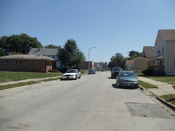 2nd image of 323 154th Pl