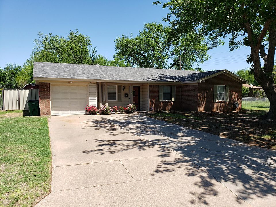 1st image of 205 Dogwood Ln