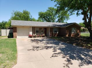 205 Dogwood Ln, Burkburnett, TX 76354