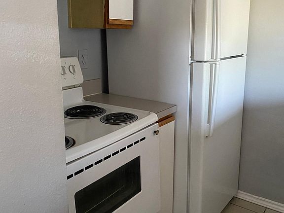 4th image of 17708 Dickerson St #412