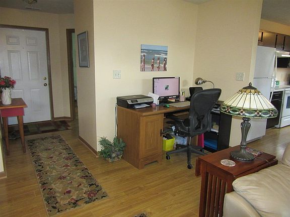 3rd image of 422 Faxon Dr