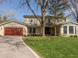 3338 Lake Knoll Dr, Northbrook, IL