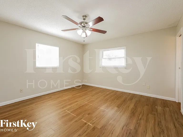 110 Dartmouth Dr NW — Photo 8