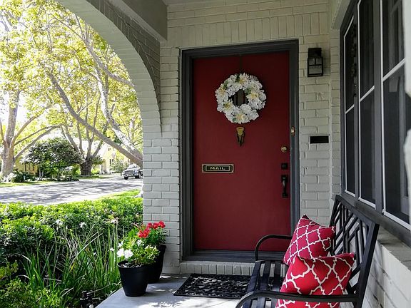 4th image of 2681 6th Ave