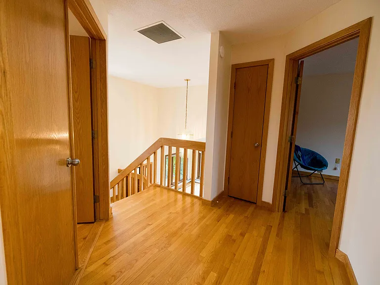 18 Clifford Ave — Photo 33