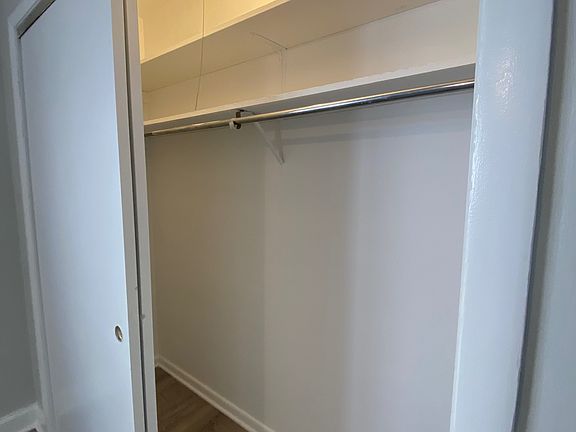 5th image of 4816 N Paulina St Frnt 3B