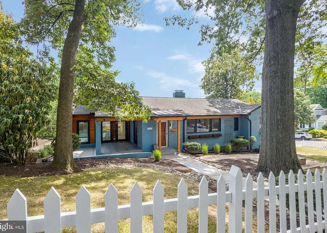 1108 Vassar Rd — Photo 3
