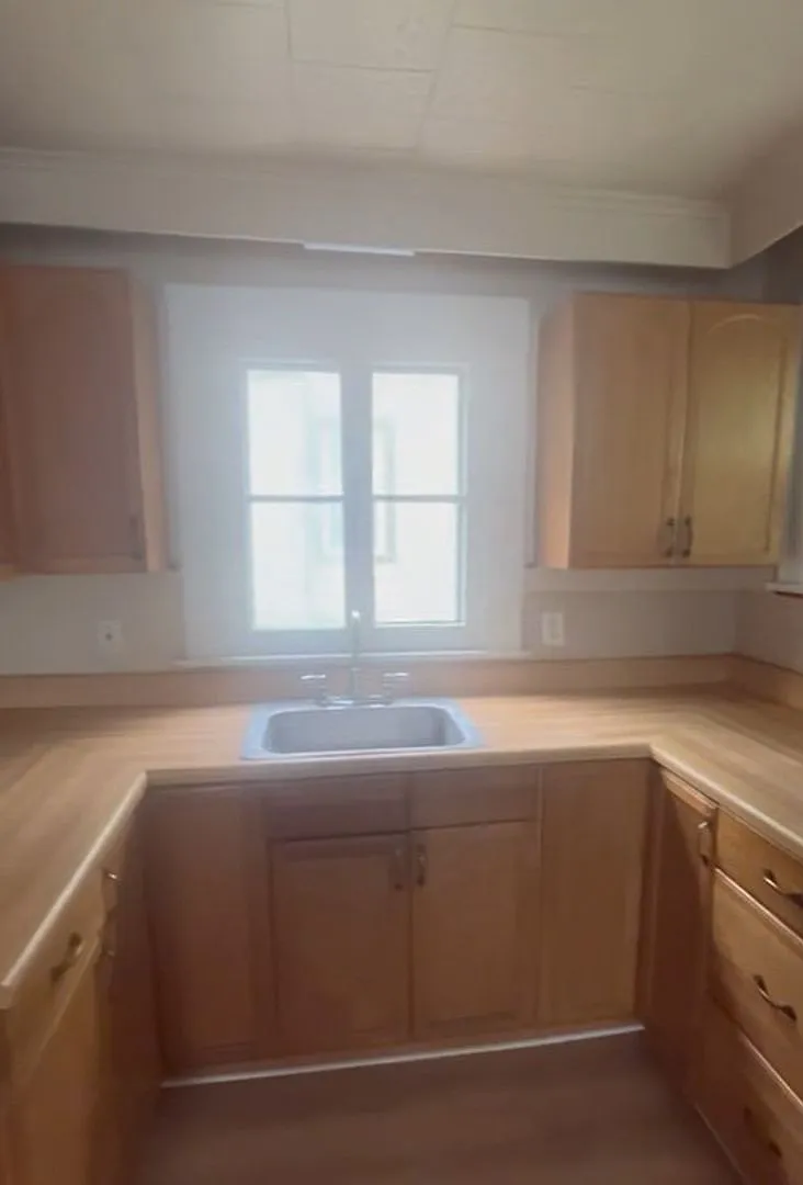 3 Bed Home Available For Rent - 99 Cummings — Photo 3