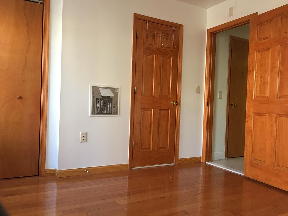 1st image of 922 Green St