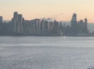 310 The Promenade, Edgewater, NJ 07020