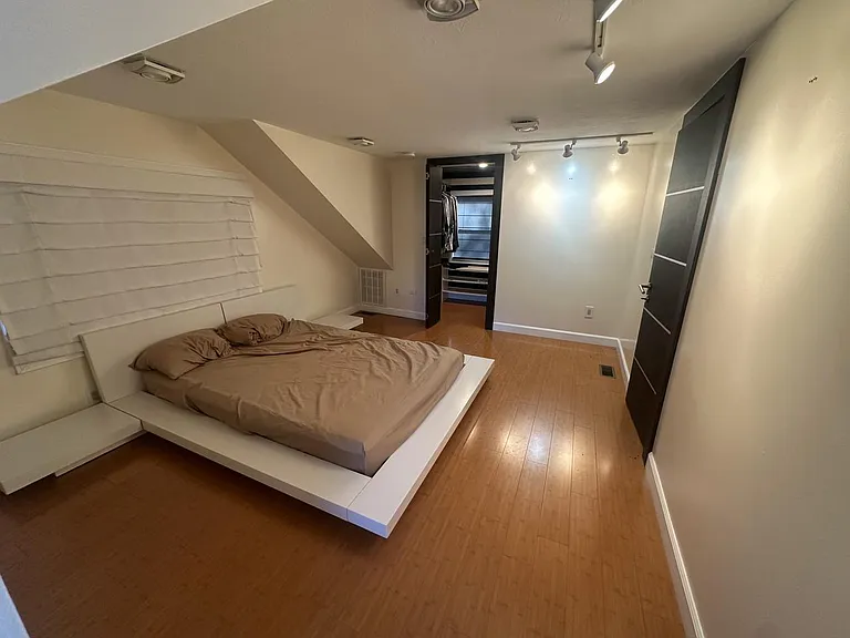 525 S Eagleson Ave — Photo 6