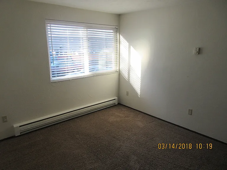 950 NW Sycamore Ave #10 — Photo 8