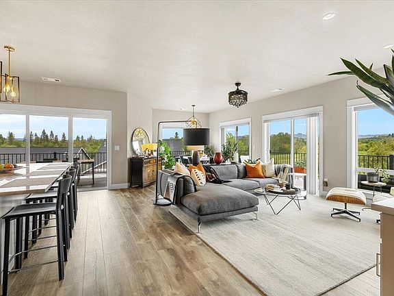 5th image of 221 Skyhawk Dr