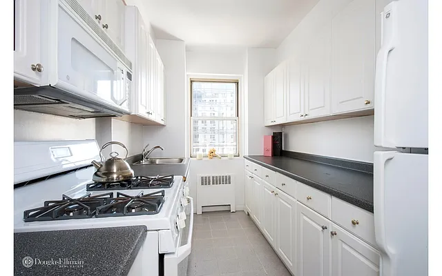 Rented by Douglas Elliman | media 30