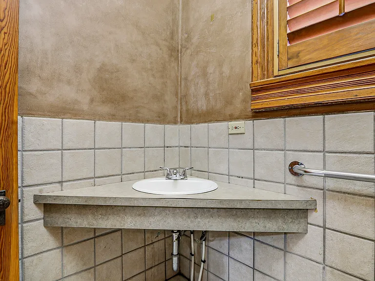 1406 Wyoming Ave #1 — Photo 15