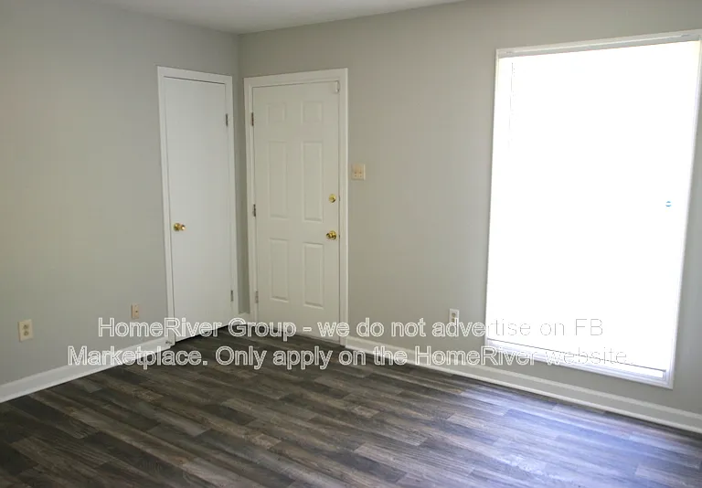 3141 Curzon Ave — Photo 2