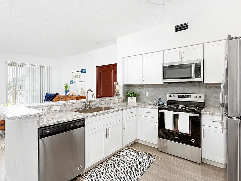 Quantum Lake Villas Apartments — Photo 6