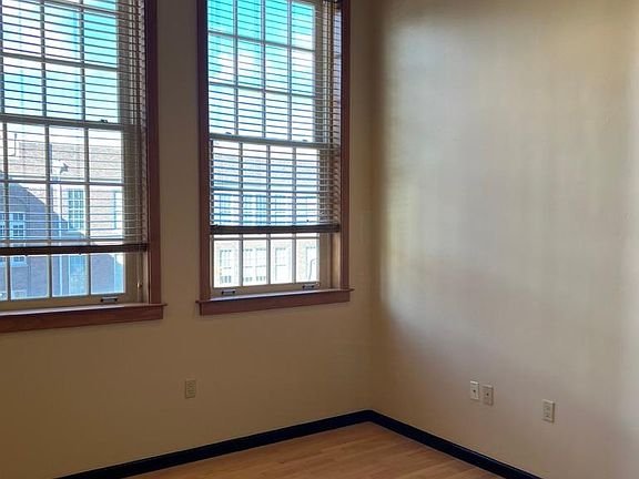 5th image of 303 Central Ave NE #301