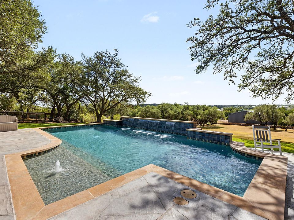 1st image of 607 Bending Oak Dr