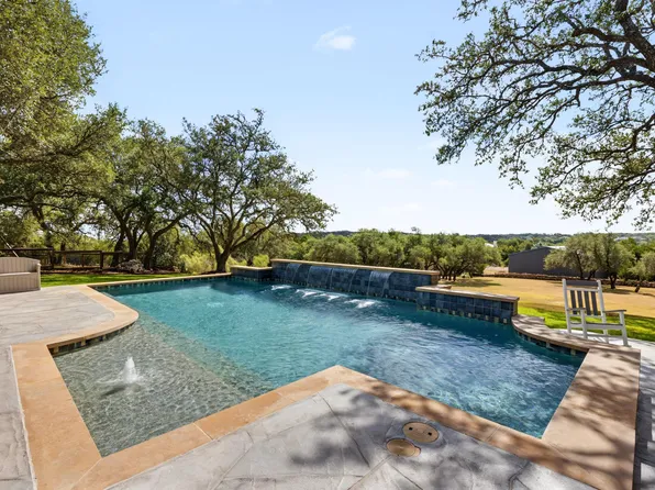 607 Bending Oak Dr, Dripping Springs, TX 78620
