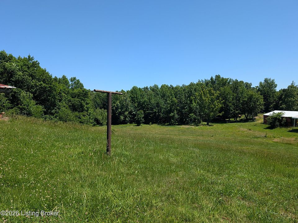 1st image of 2704 Deatsville Rd