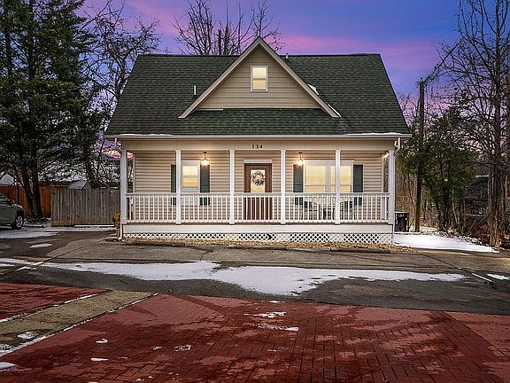 2nd image of 134 Roaring Fork Rd