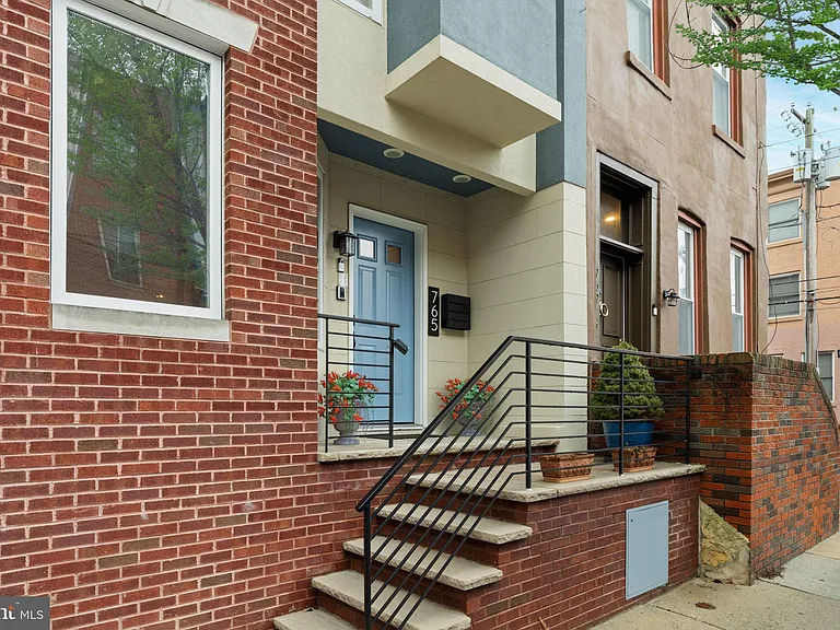 765 S 15th St — Photo 11