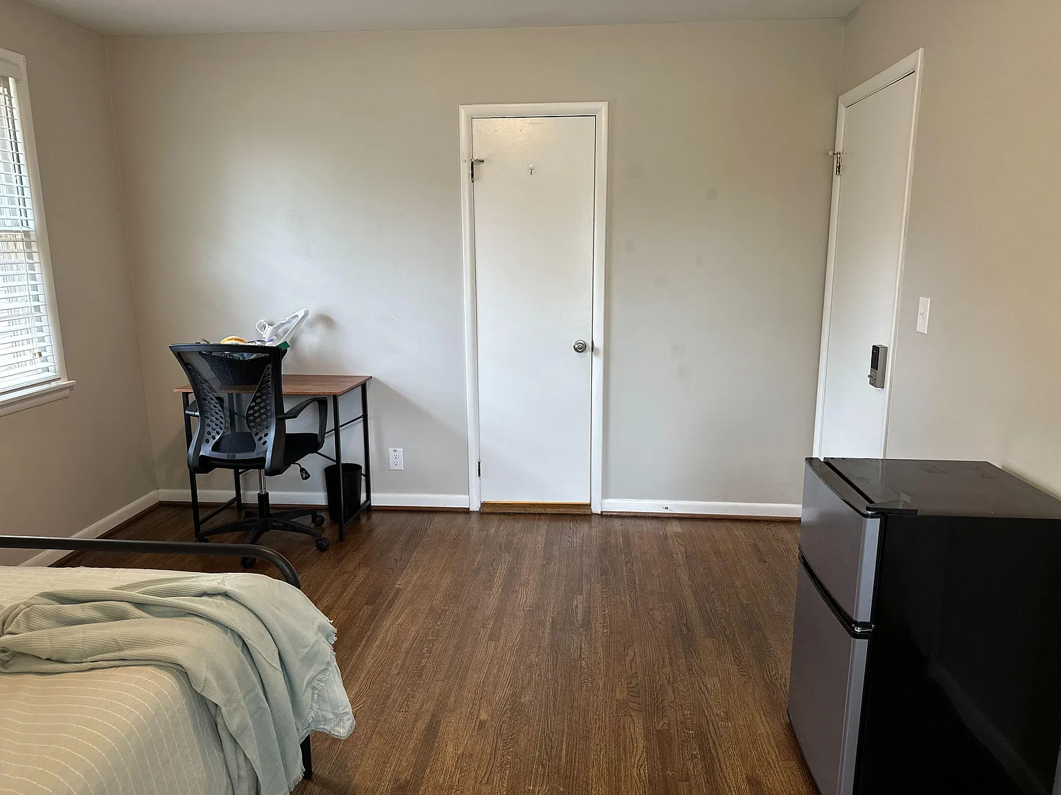 4 bed, 2.0 bath, 1647 sqft, $849 — Photo 2