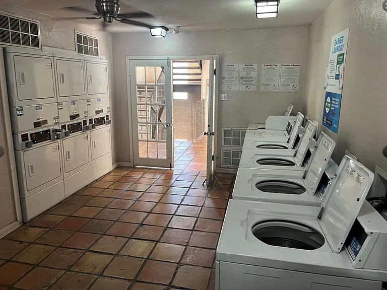 505 W 7th St #109 — Photo 28