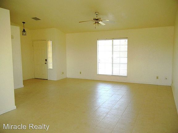 3rd image of 16890 Crystal Dr