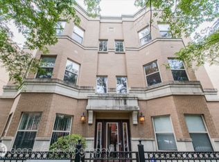 1022 S Racine Ave APT 202, Chicago, IL 60607