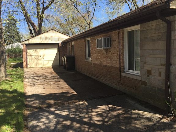 3rd image of 9 Mantua Ct