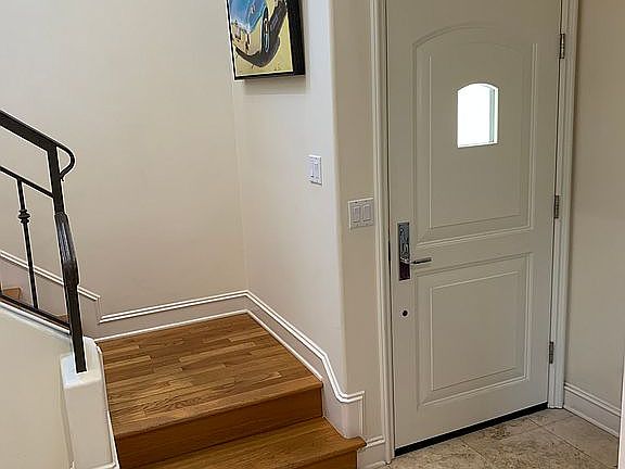 4th image of 324 Homer Pl