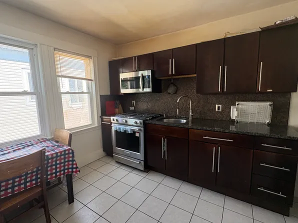 27 Stellman Rd Floor 3, Roslindale, MA 02131