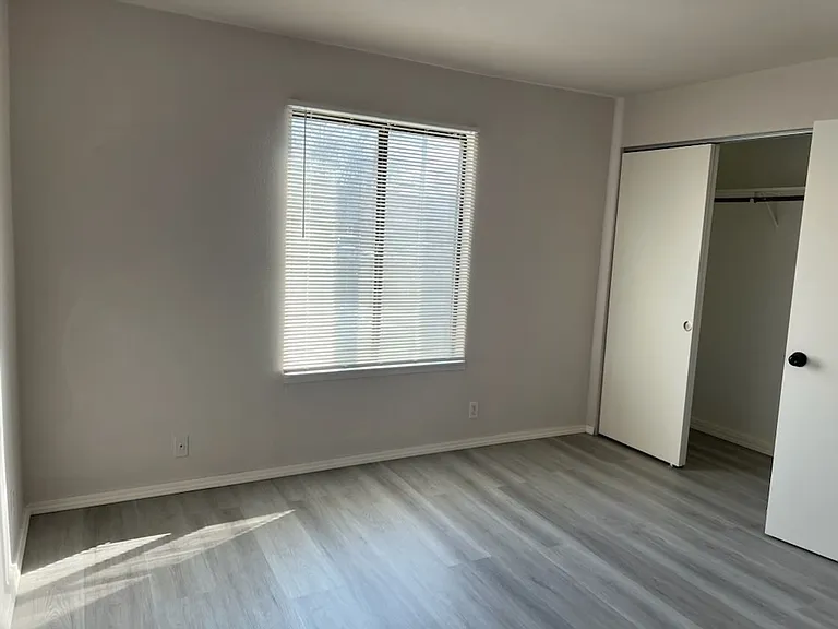 2065 Riley Ct — Photo 5
