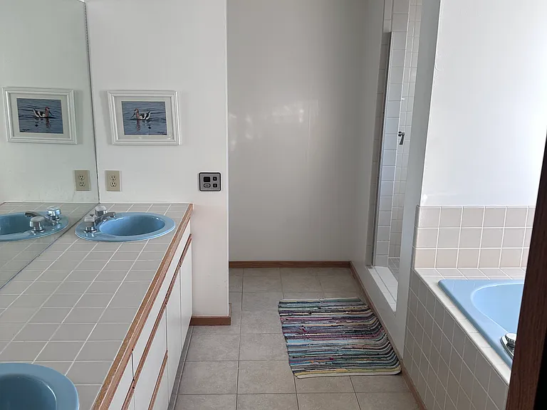 Full bathroom upstairs shared by both bedrooms