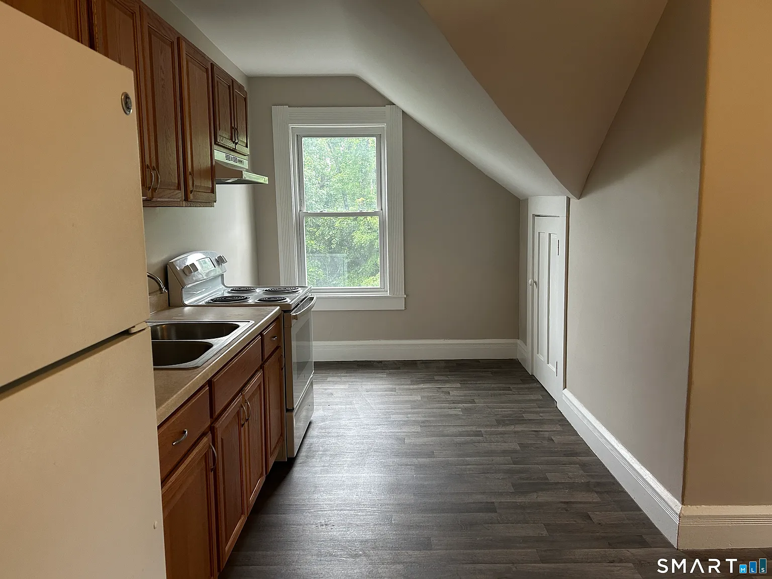 1 bed, 1.0 bath, 7944 sqft, $1,499 — Photo 4