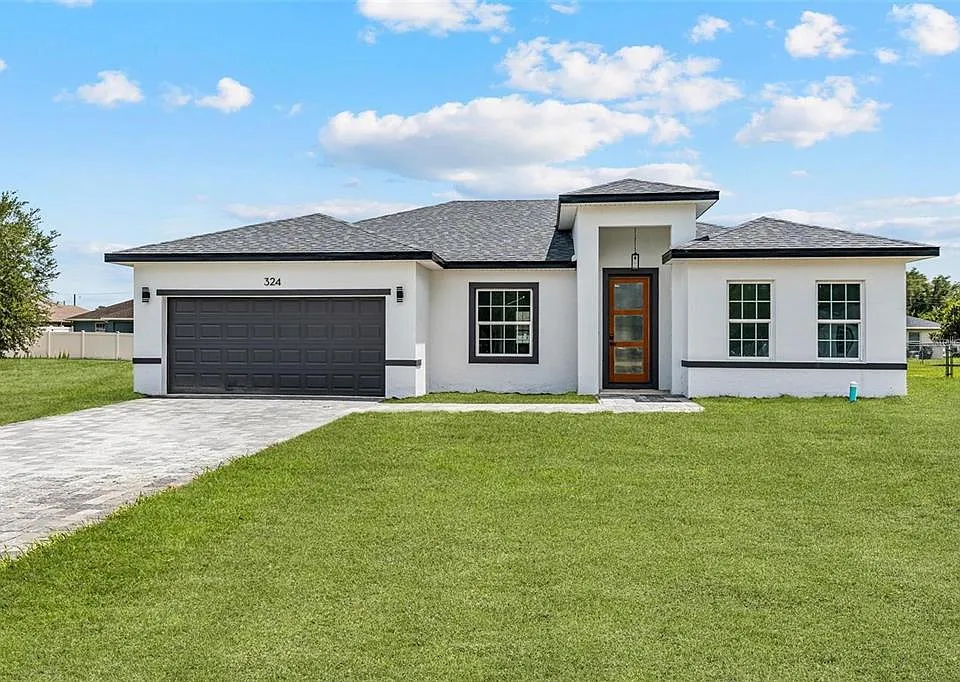 324 Marion Oaks Trl