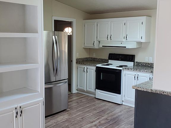 Kitchen (all appliances new in 2018)