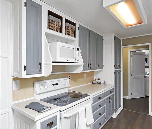 3rd image of 6351 Rosebury Dr