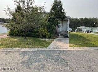66 Pine Ridge Blvd, Whiting, NJ 08759