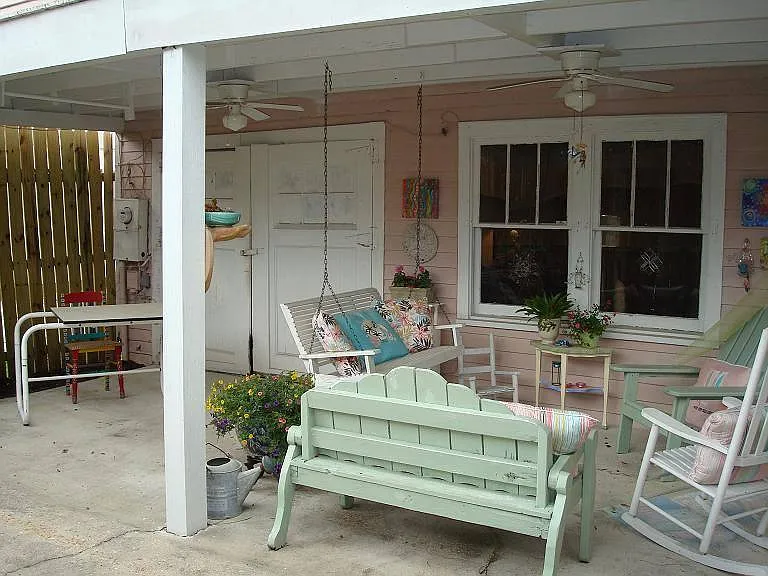 1566 Dauphin St — Photo 4